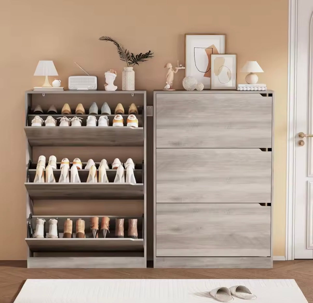 Zapatero estrecho de madera gris